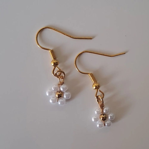 Handmade earrings in excellent condition, white and gold-colored