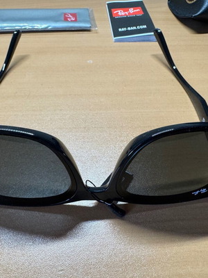 Ray Ban Wayfarer RB4420 601/87 Sunglasses New, Black