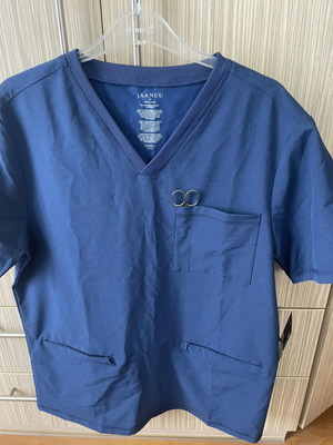 Jaanuu medical scrub top new, size M
