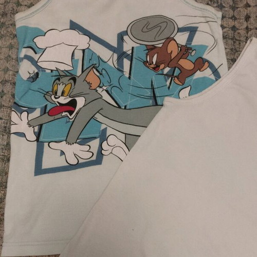 T-shirts 2 pack like new, for ages 7 to 9, white and blue
