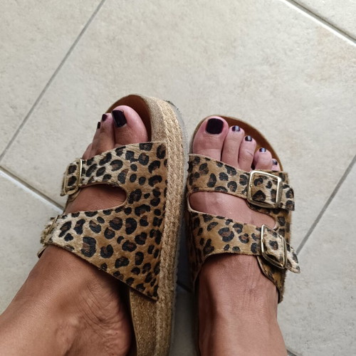 JK London leopard print pony slippers size 39 like new, brown
