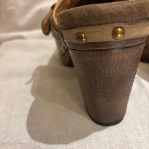 Women's beige clogs size 39 high heels like new