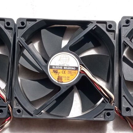 Ανεμιστηράκια RU Sleeve-Bearing και Nemesis NF120 PWM RGB