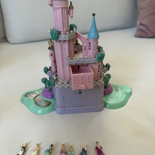 Cinderella Polly Pocket Disney playset with 7 figures, like new