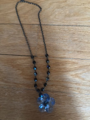 Vogline Paris necklace with crystals like new, blue