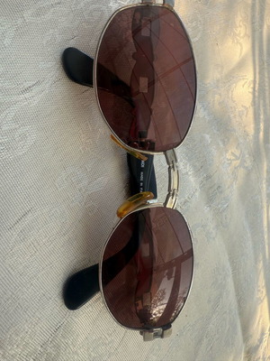 Γυαλιά ηλίου FENDI