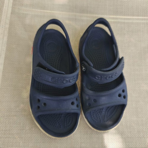Crocs sandals size 26 like new, blue with scratches, comfortable