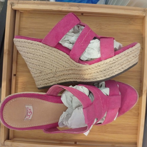Ugg Australia platform sandals size 36 new