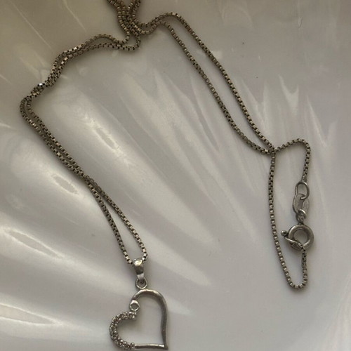 Silver necklace new with heart pendant