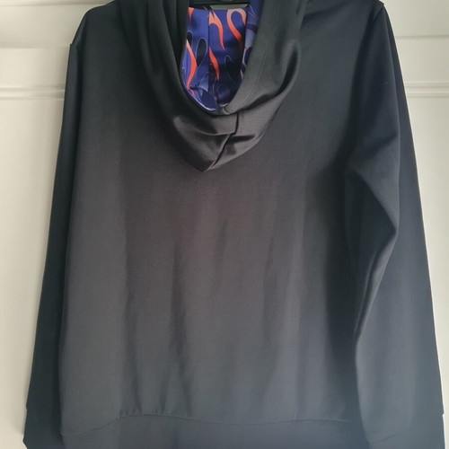 Nike Dry Fit Kylliam Embabe Hoodie like new, boys' size 134 cm