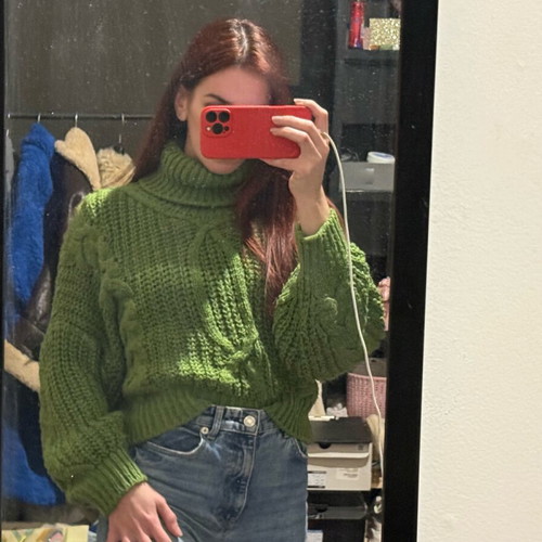 Turtleneck sweater like new, thick knit, green