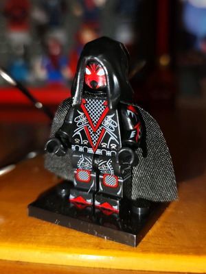 Spider-Man Miles Morales (Arachknight Suit) σαν καινούργιο με βάση και εξαρτήματα