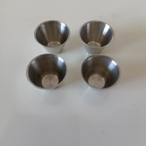 Whisky cups in DEWAR'S White Label case like new