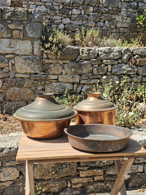 Set of 2 vintage copper pots with 1940-1950 baking tray