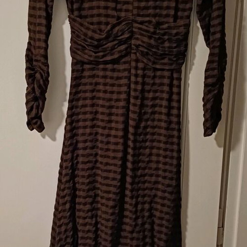 Zara dress like new with checkered pattern and pleats