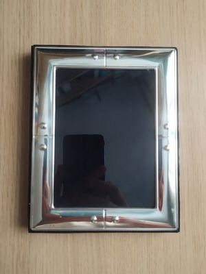 Silver photo frame 17x13 cm, like new, velvet back