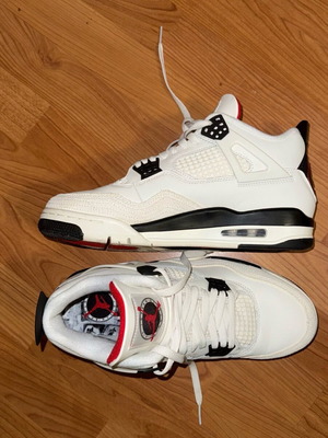 Jordan 4 Retro OG Flight Club σαν καινούργιο, μέγεθος 43, μαύρο και άσπρο