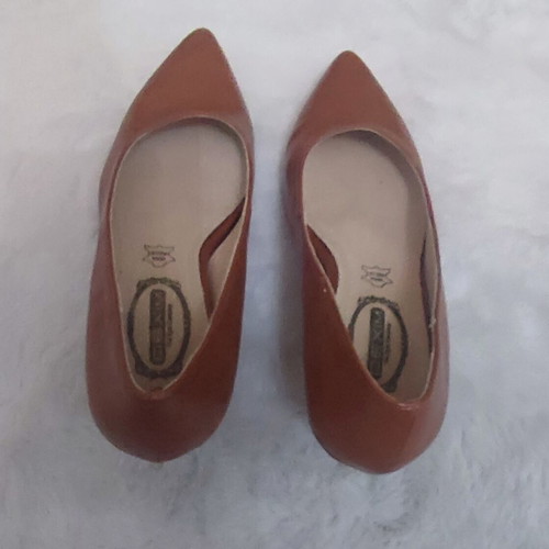 Dexim brown pumps size 39 like new