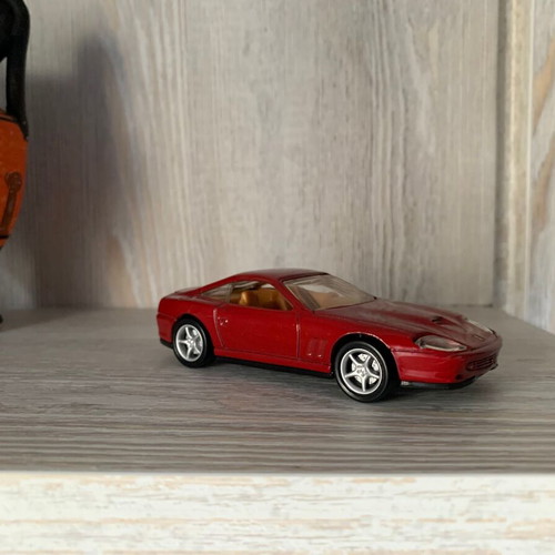 Ferrari 550 Maranello collectible model used 1:43 scale