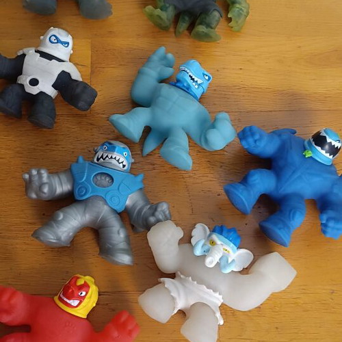 Goo Jit Zu figures set of 8, 12cm, like new
