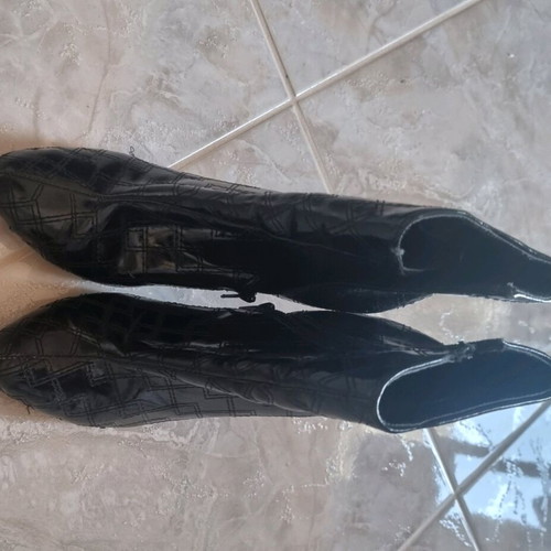 Patent leather ankle boots like new, black, size 37