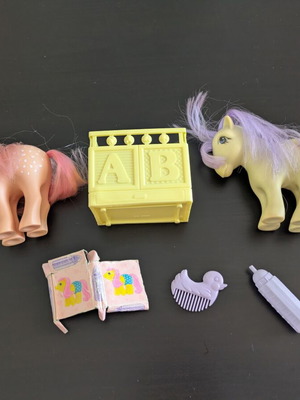El Greco My Little Pony set used, Cotton Candy and Blue Belle with accessories