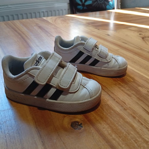 Adidas children's shoes size 21 used, black and white sports