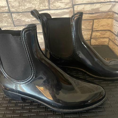 Galotses size 36 like new, waterproof and comfortable