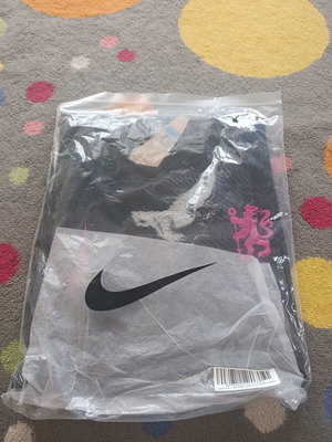Chelsea football jersey, size M, authentic