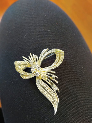 Καρφίτσα με πέτρες σε άριστη κατάσταση, ασημί