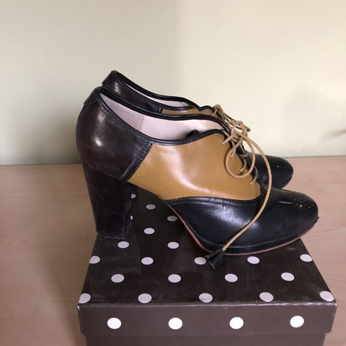 Lacoste women's leather Oxford shoes like new, size 39, colorful