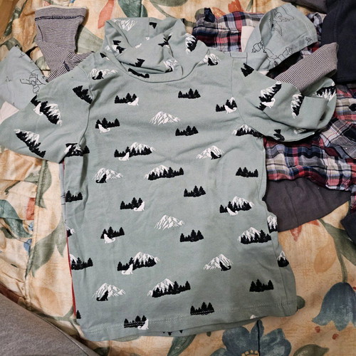 Baby T-shirts 12-18 months like new condition