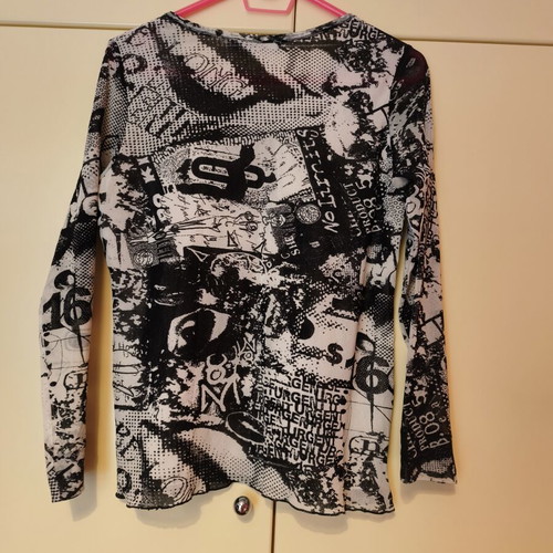 Blouse like new, size M, black and white