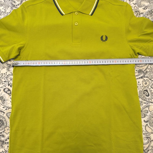 Fred Perry polo shirt size M new, yellow