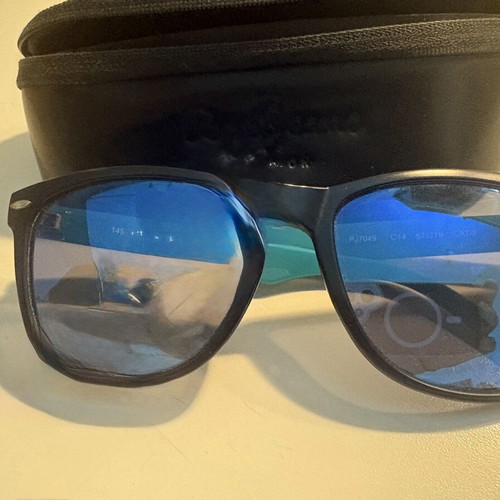 Pepe Jeans sunglasses like new, black frame with blue arms, mirror lenses