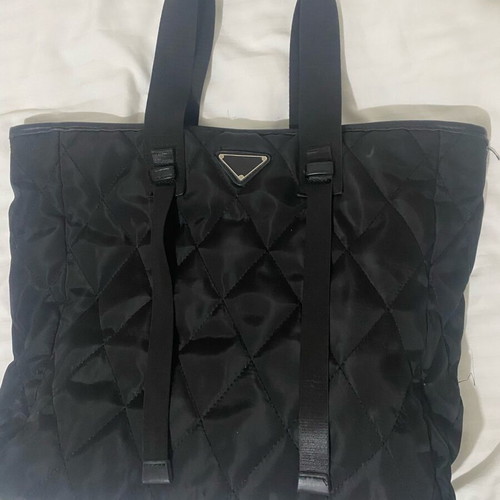 Asos quilted black shoulder bag used, inside zip broken