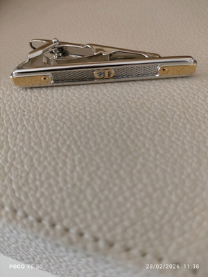 Authentic Dior tie pin new, silver with gold details