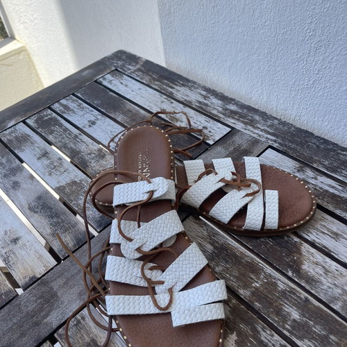 Ioannis leather gladiator sandals size 37 like new, white and brown