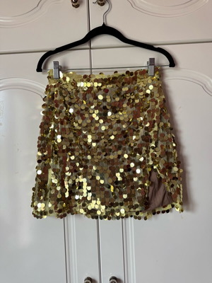 Studio 83 mini skirt gold like new, size S