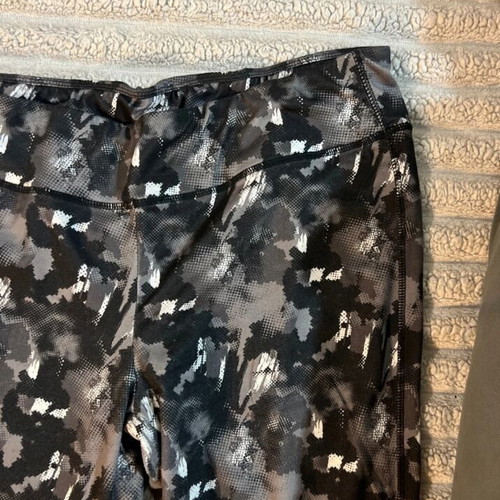 Sportswear set large like new, Crivit leggings and Domyos top