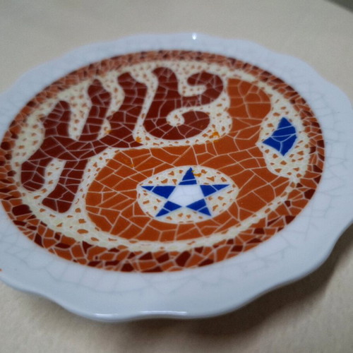 Decorative porcelain plates new, set of 2 pieces