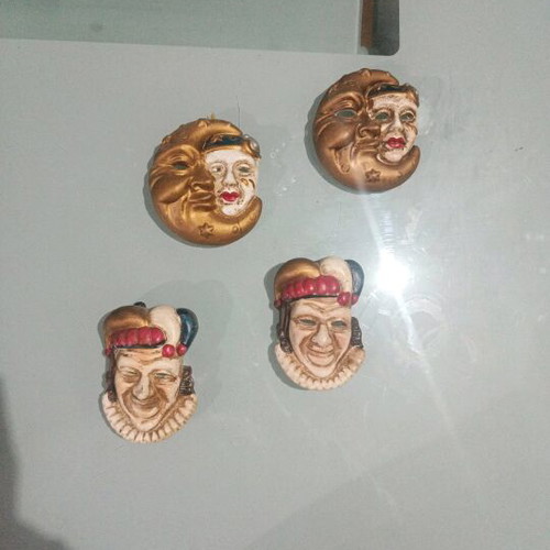 Vintage wall masks like new, pack of 4 pieces