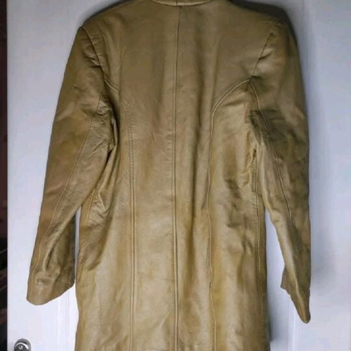 Leather beige jacket like new, slim fit, medium size