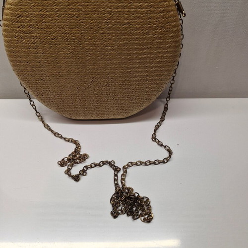 4queens round shoulder bag new, gold color
