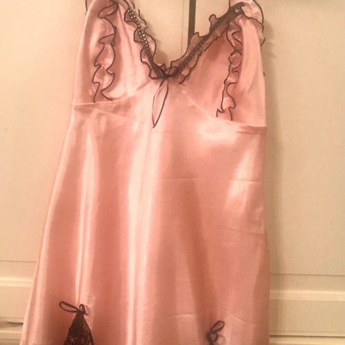 Fontana Di Vita pink satin nightdress with lace like new