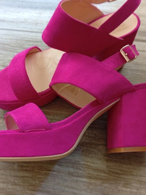 Chicago suede fuchsia sandals with block heel, size 39