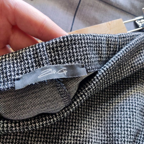 Asymmetric midi skirt Zio G. gray like new with pied-de-poule pattern
