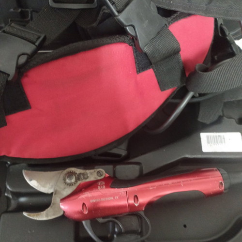 Felco rechargeable pruning shears like new