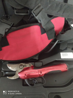 Felco rechargeable pruning shears like new