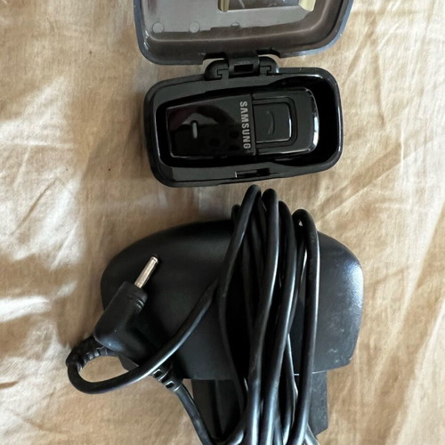 Samsung WEP200 Bluetooth headset used, vintage set made in Korea